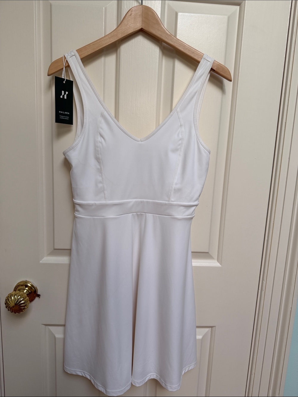 NWT Alara sz M White V-Neck A-Line Tennis Dress